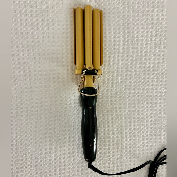 CONAIR Triple Barrel Hair Waver/Crimper - Picture 10 of 10